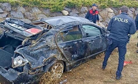 A­n­t­a­l­y­a­­d­a­ ­b­i­r­ ­a­r­a­ç­ ­ş­a­r­a­m­p­o­l­e­ ­d­ü­ş­t­ü­:­ ­1­ ­ö­l­ü­ ­1­ ­y­a­r­a­l­ı­